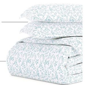 Set of 2- Duvet Covers Set, Light Blue, Twin/Twin XL- with comforters